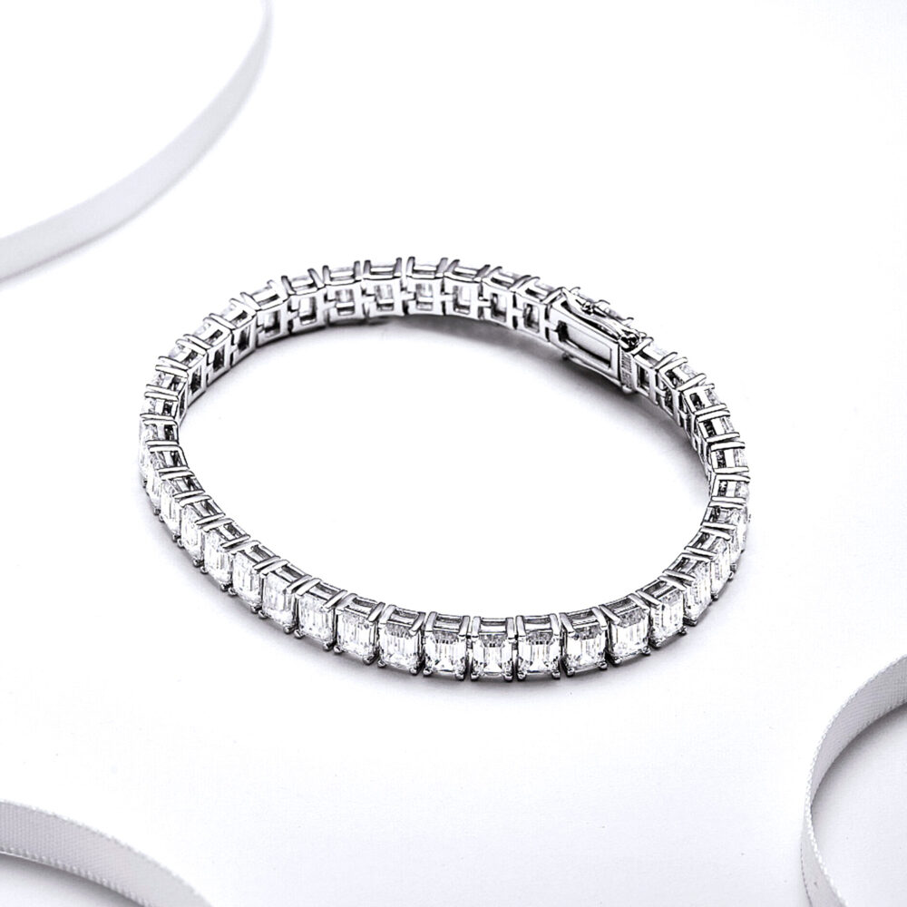 Luxurious Shining Square Cut Transparent Gem Bracelet - Image 3