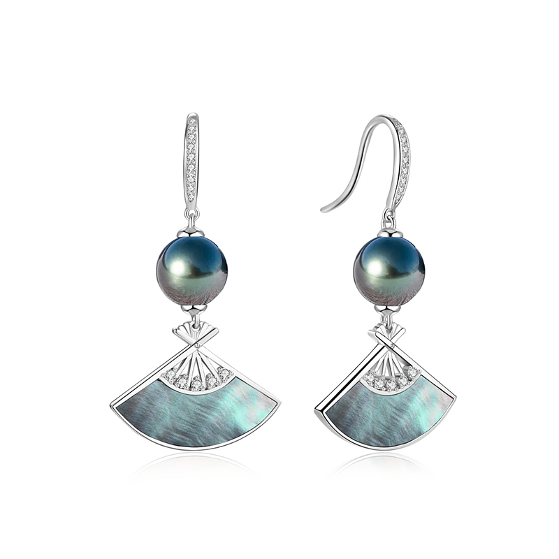 Black pearl fan-shaped mother-shell diamond earrings