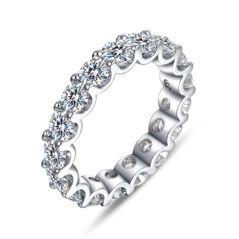 Luxurious diamond ring, full of luxurious style