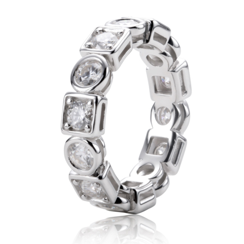 Brilliant group diamond rings shine with luxurious style