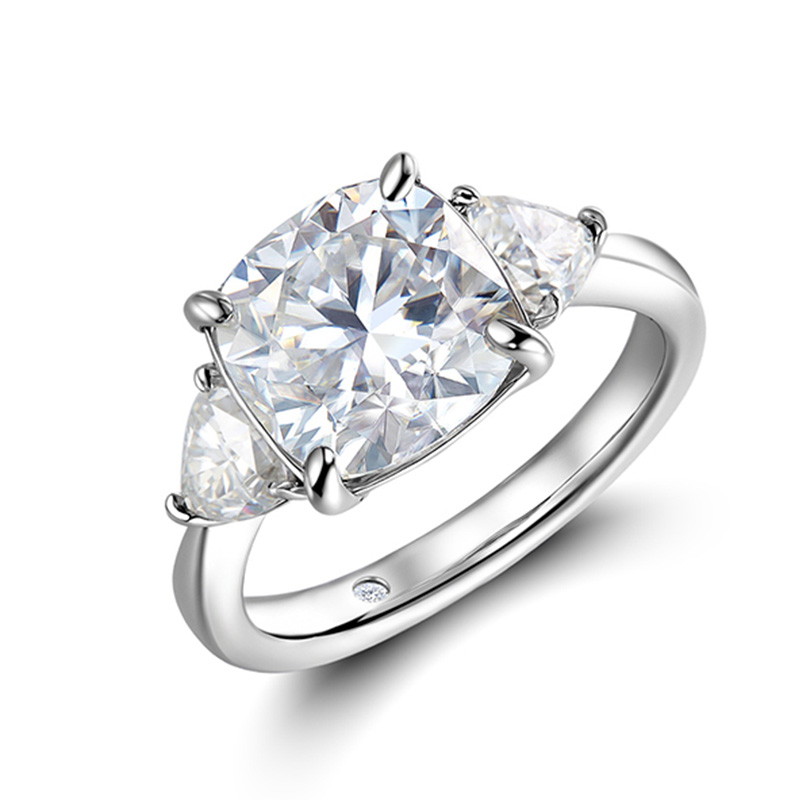 Luxurious and atmospheric diamond rings bloom with luxurious charm