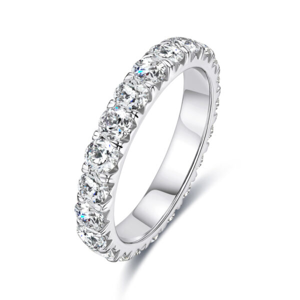 Bright diamond rings show elegance and luxury