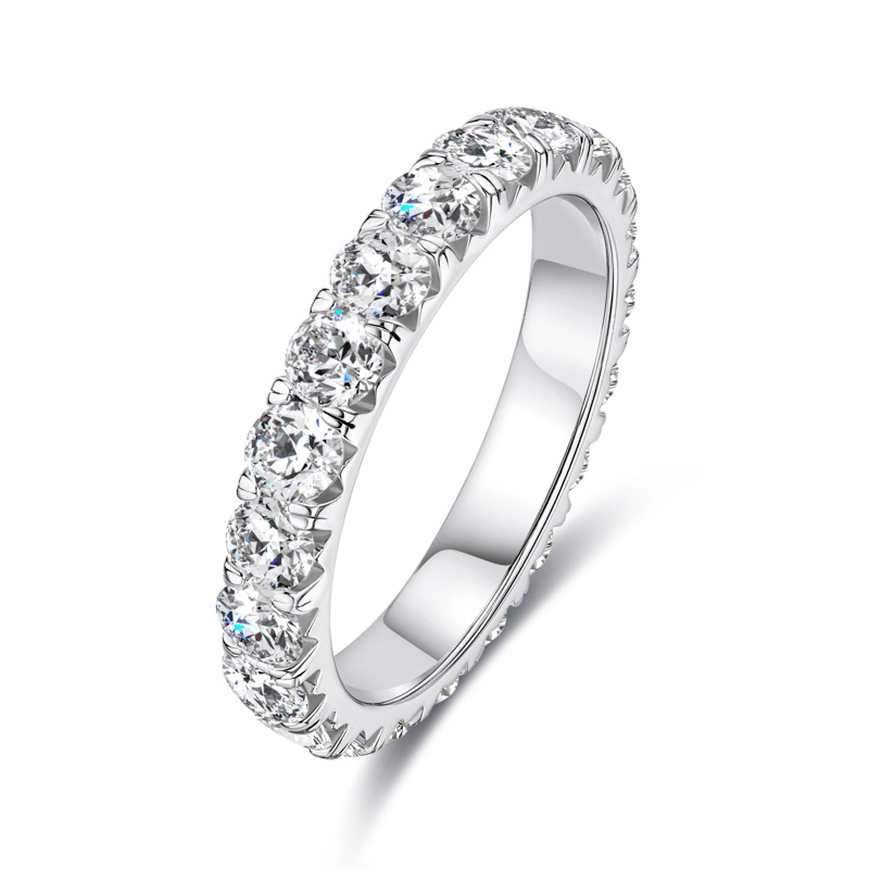 Bright diamond rings show elegance and luxury