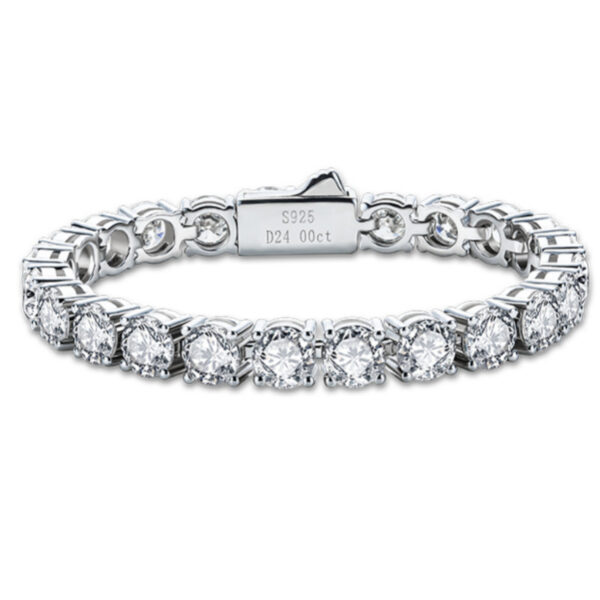 Star surround diamond bracelet